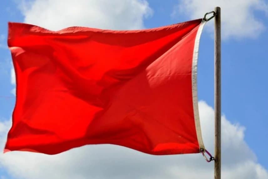 Czerwona flaga na Dąbiu