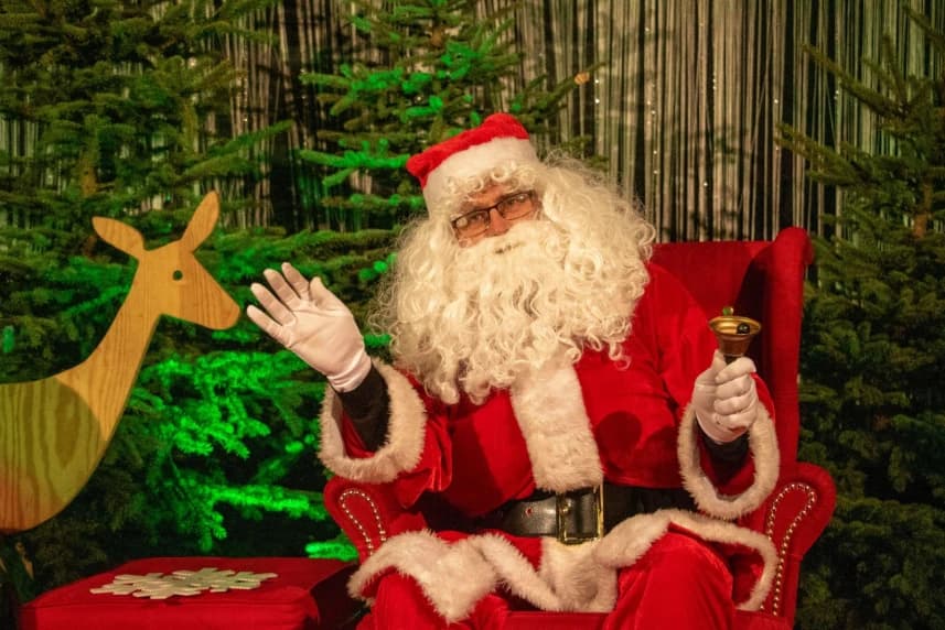 Spotkaj Świętego Mikołaja na Jarmarku Bożonarodzeniowym