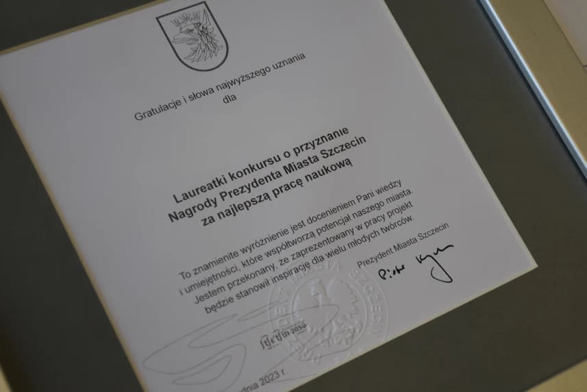 Nagrody za najlepsze prace dyplomowe przyznane Kapituła konkursu postanowiła przyznać 7 nagród głównych w wysokości 7500 zł oraz 6 wyróżnień w wysokości 3500 zł