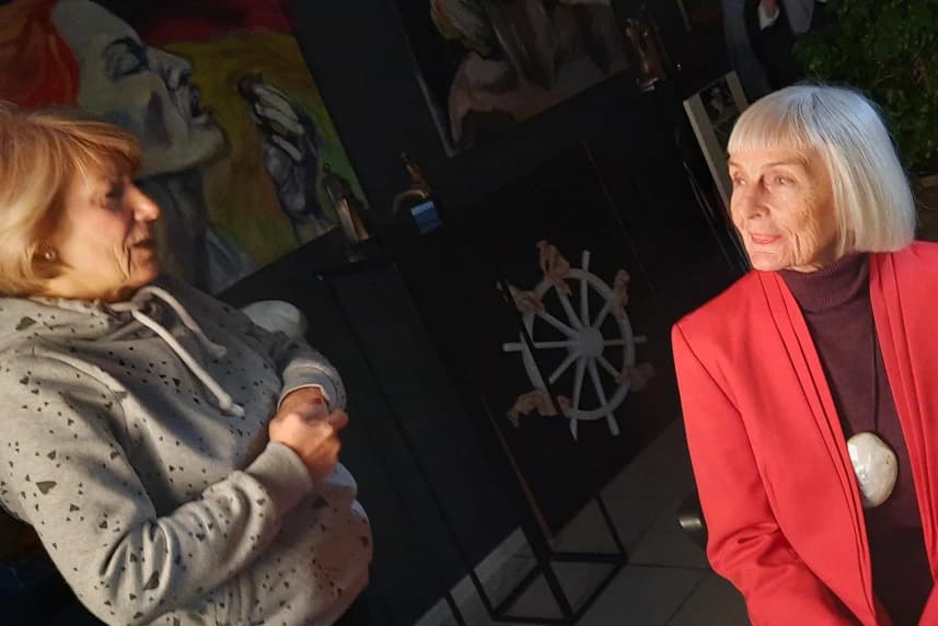 "Babska sprawa" w Kinie Zamek Dwie rzeźbiarki: Leonia Chmielnik i Anna Paszkiewicz w 1969 roku wygrały szczeciński konkurs na projekt i wykonanie pomnika Bogusława X i Anny Jagiellonki.