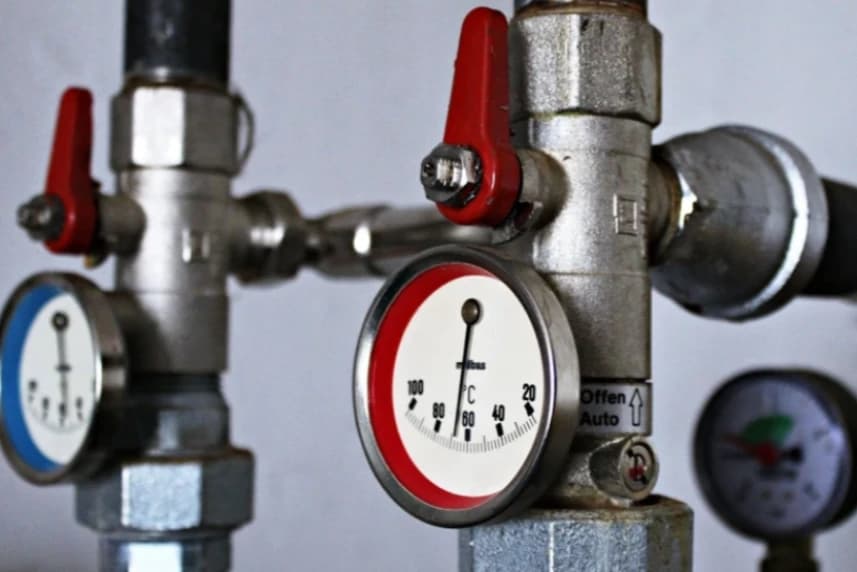 Awaria w Elektrociepłowni Pomorzany Z powodu awarii Elektrociepłowni Pomorzany dzisiaj tj. 18 stycznia, wystąpią ograniczenia dostaw ciepła i ciepłej wody do odbiorców w lewobrzeżnej części miasta.
