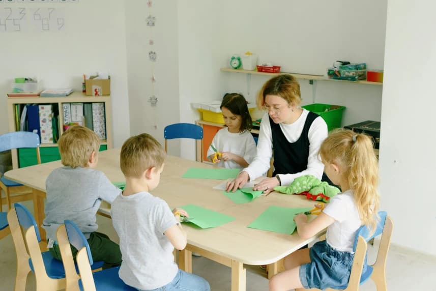 Program Wsparcia Psychologicznego: realizatorzy wybrani Rozstrzygnięto Otwarte Konkursy Ofert ogłoszone w ramach miejskiego Programu Wsparcia Psychologicznego. Działania dotyczą m.in. wzmacniania dobrostanu uczniów szczecińskich szkół podstawowych i ponadpodstawowych.