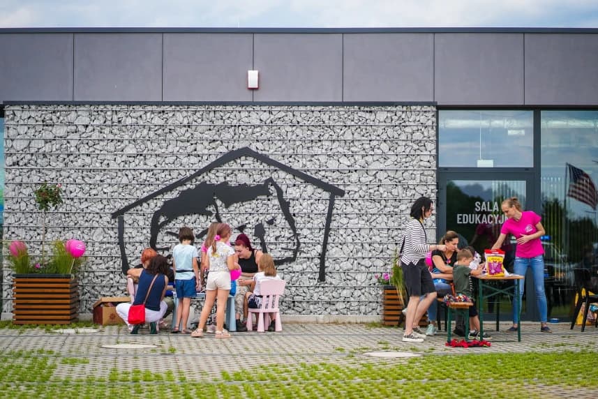 Odwiedź samotne zwierzaki! Odwiedź samotne zwierzaki!