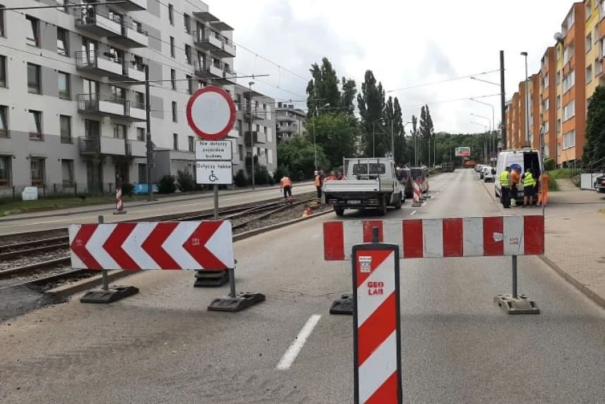 Część alei Powstańców Wielkopolskich zamknięta dla ruchu kołowego Część alei Powstańców Wielkopolskich zamknięta dla ruchu kołowego