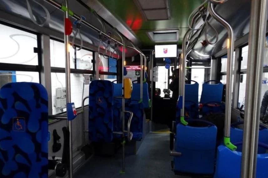 Linia 806 pojedzie przez ul. Szpitalną Linia 806 pojedzie przez ul. Szpitalną