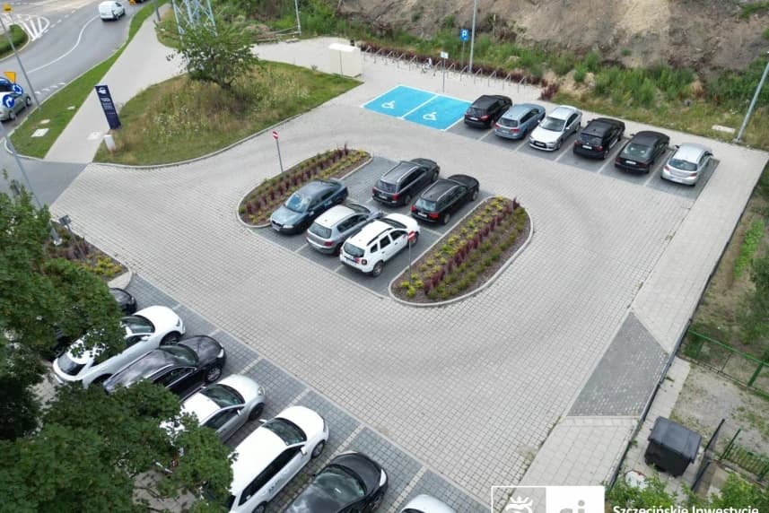 Cmentarz Centralny (Ku Słońcu) - miejska część infrastruktury SKM Cmentarz Centralny (Ku Słońcu) - miejska część infrastruktury SKM