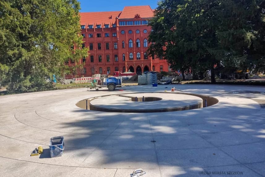 Plac Batorego nabiera kształtu Plac Batorego nabiera kształtu
