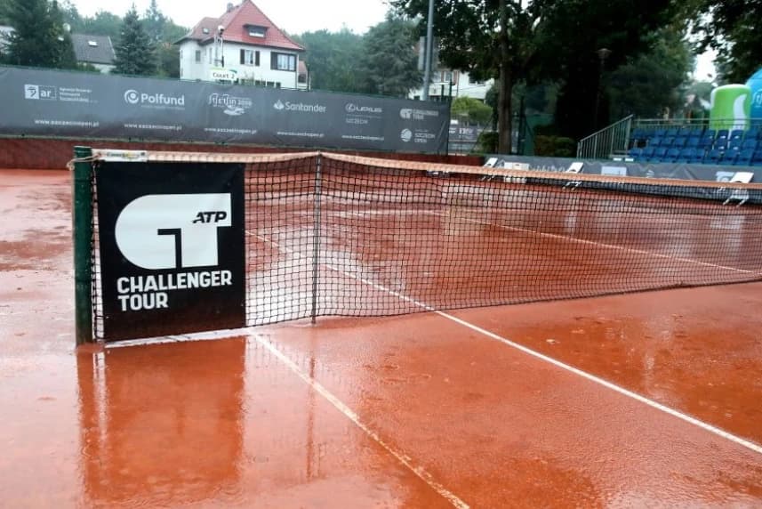 Invest in Szczecin Open.  Deszczowy początek turnieju w Szczecinie Invest in Szczecin Open.  Deszczowy początek turnieju w Szczecinie