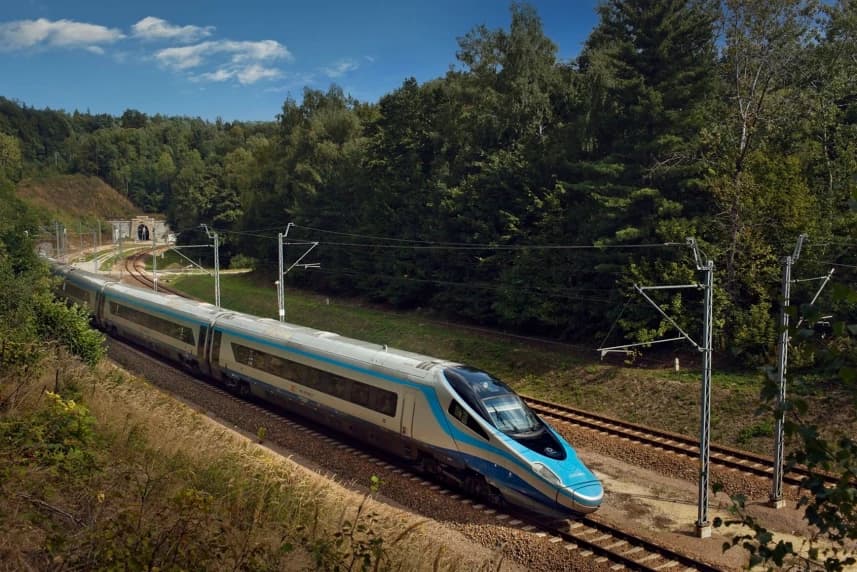 Od 15 grudnia Pendolino rozpocznie kursowanie na trasie Szczecin – Warszawa Pendolino Szczecin Warszawa. Pojazdy Pendolino to najszybsze i najbardziej komfortowe pociągi we flocie PKP Intercity.