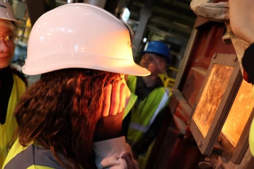 Ciepła woda w kranach i kaloryferach szczecinian, także dzięki odpadom W wyniku kontrolowanego spalania odpadów EcoGenerator produkuje nie tylko energię elektryczną, ale także energię cieplną.