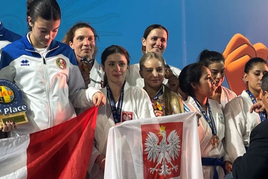 Dziewczyny lubią brąz Dziewczyny lubią brąz