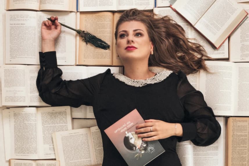 Siła kobiecej opowieści. Zaproszenie na warsztaty Punktem wyjścia do warsztatów są: szeroko pojęta kobiecość, współczesne spojrzenie na płeć kulturową i nurt herstory w literaturze.