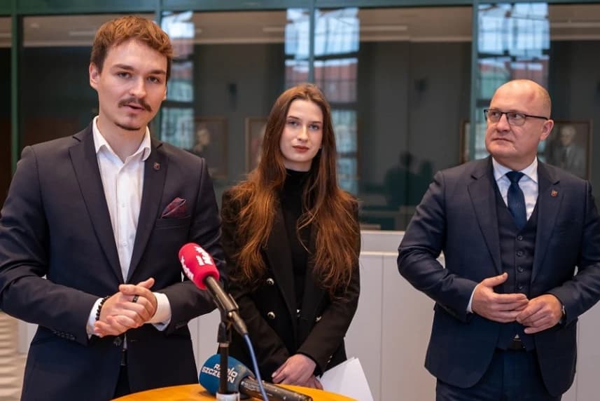 Złóż wniosek o Młodzieżowe Granty Masz pomysł na realizację ciekawej inicjatywy w Szczecinie? Jesteś uczniem szkoły ponadpodstawowej? Złóż razem ze znajomymi wniosek o przyznanie Młodzieżowego Grantu i miej realny wpływ na życie naszego miasta!