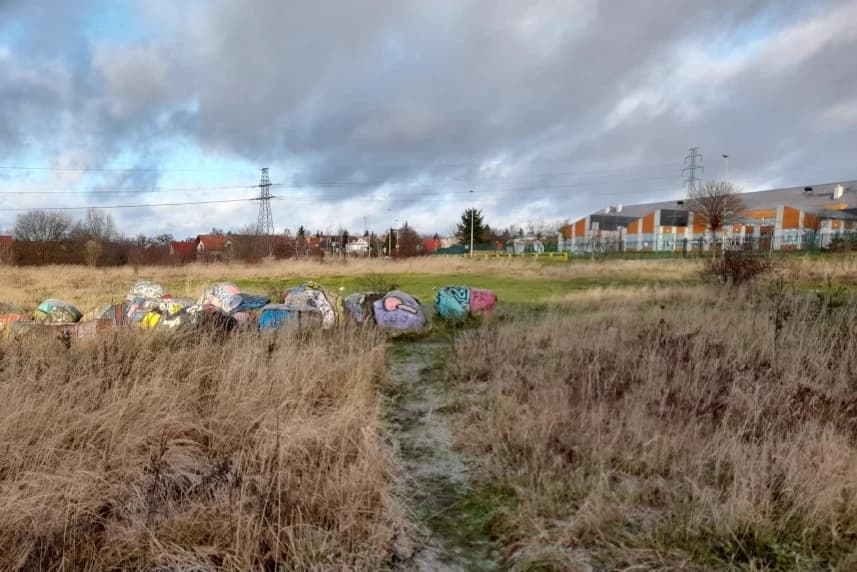 Na Warszewie powstaje nowy park Zielona oaza powstanie na niezagospodarowanym obecnie terenie o powierzchni prawie 15 tys. m kw. pomiędzy ulicami: Złotowską, Rosponda i Kostrzewskiego.