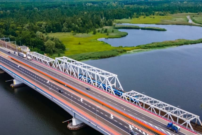 Myśl strategicznie. Szczecin 2035. Założenia programowe Najwyżej ocenianie i najczęściej pojawiające się skojarzenia, budujące przyszły charakter miasta nawiązują do zieleni i wody jako atrybutów związanych z położeniem geograficznym Szczecina.