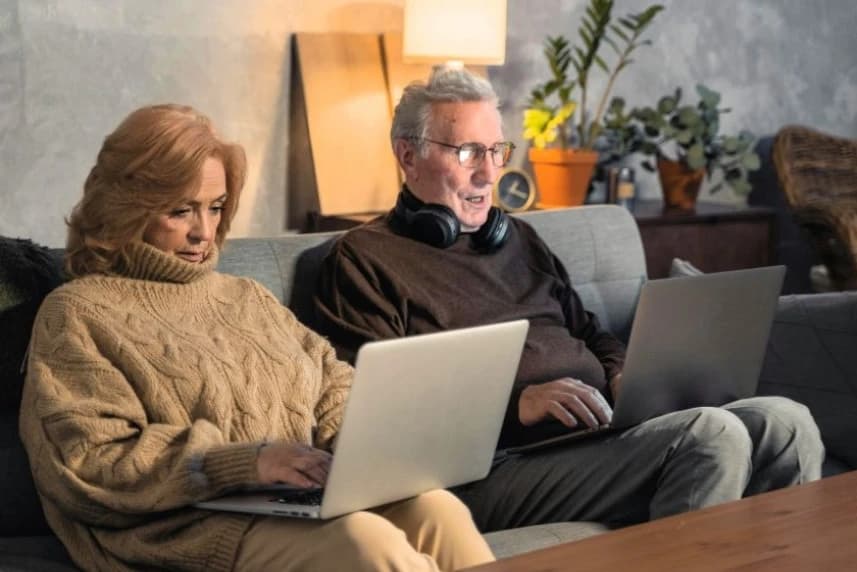 Webinarium: Bezpieczne płatności w Internecie dla seniorów Webinarium: Bezpieczne płatności w Internecie dla seniorów