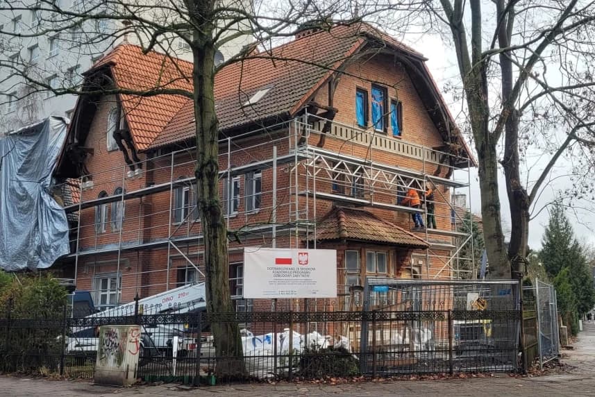 Zabytkowa willa odzyskuje swój dawny blask Willa przy ulicy Królowej Korony Polskiej 20.