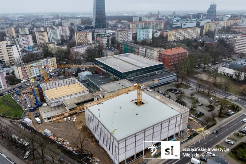 Zobaczcie jak napełniamy nowy basen SDS Tempo prac przy budowie nowego kompleksu sportowego jest niesamowicie szybkie.