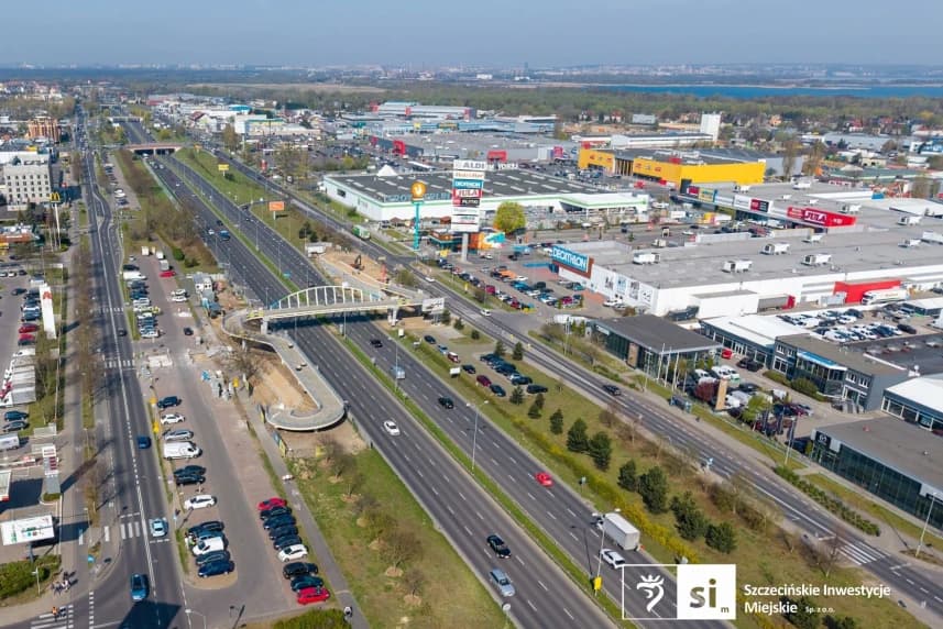 Budowa Kładki nad ulicą Struga. Będą zmiany w organizacji ruchu Kładka zlokalizowana jest pomiędzy ul. Iwaszkiewicza i Outlet Parkiem.