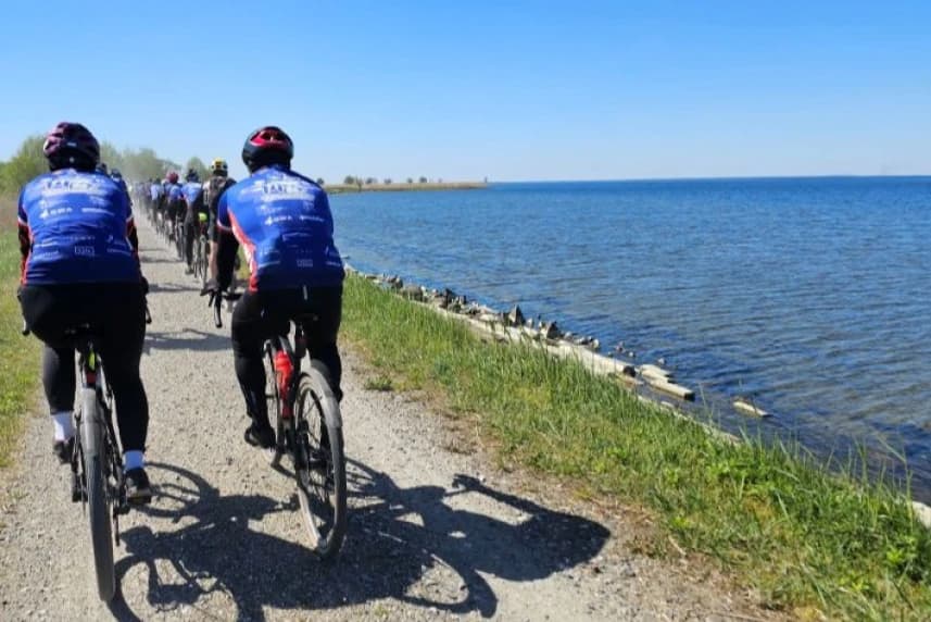 Ponad 500 rowerzystów razem z Gryfusem objechało Zalew Szczeciński 14. Rajd rowerowy dookoła Zalewu Szczecińskiego