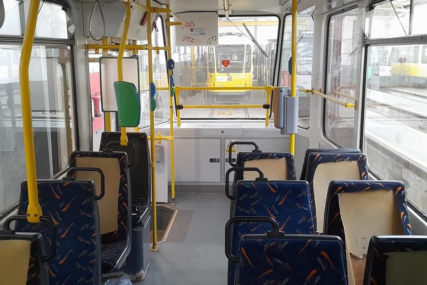 Zagadkowy akt dewastacji w tramwaju Zagadkowy akt dewastacji w tramwaju