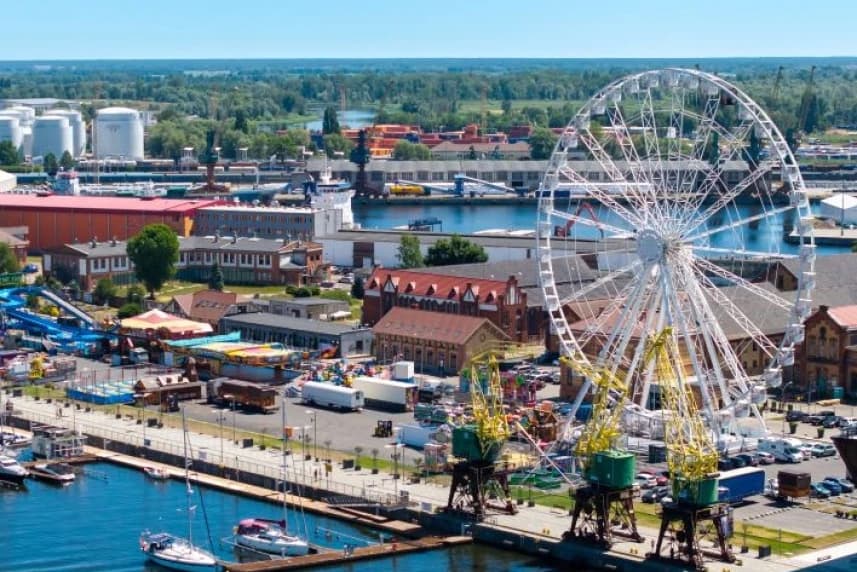 Łasztownia. Holiday Park zaprasza od soboty Diabelski Młyn na Łasztowni w Szczecinie.