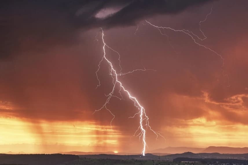 Ostrzeżenie meteorologiczne nr 135 o burzach w dniu 25.07.2025 piorun burza