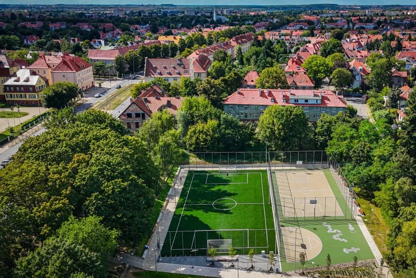 Na sportowo i na zielono.  Nowe miejsce na Pogodnie już otwarte! Nowe miejsce na Pogodnie już otwarte.