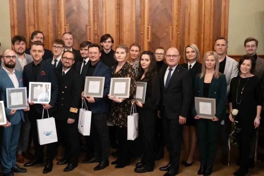 Akademickie Nagrody Prezydenta Szczecina – 80 000 zł dla prac dyplomowych Akademickie Nagrody Prezydenta Szczecina.