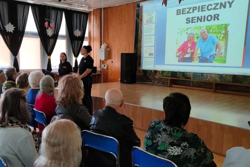 Bezpieczny senior. Strażniczki miejskie edukują i przestrzegają Strażniczki miejskie edukują i przestrzegają