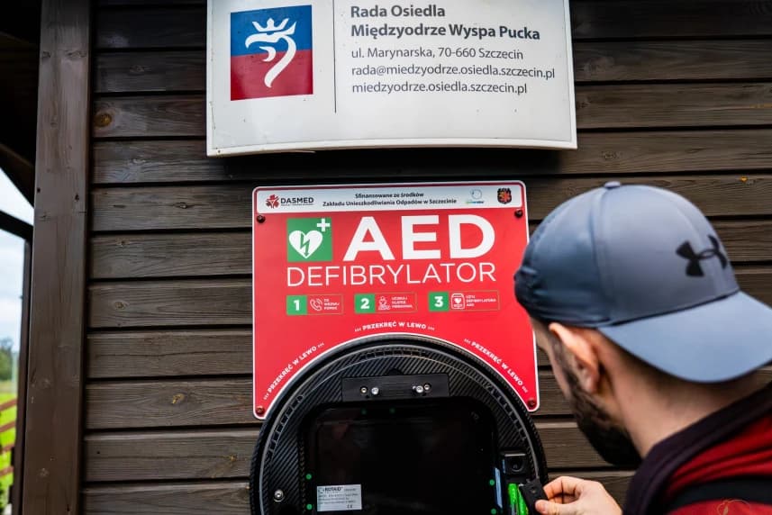 Szczecin coraz bezpieczniejszy. AED od EcoGeneratora już w mieście AED od EcoGeneratora już w mieście