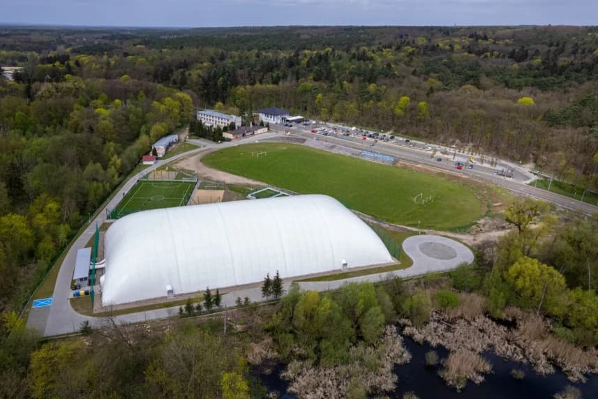 Nowoczesne oblicze obiektu sportowego przy ul. Arkońskiej Widok z lotu ptaka na obiekty sportowe przy ulicy Arkońskiej w Szczecinie