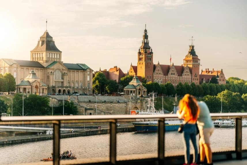 Turyści ocenili Szczecin. Jesteśmy przyjazną i zrównoważoną destynacją Wały Chrobrego w Szczecinie