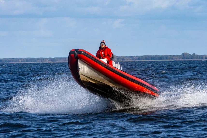 Uprawnienia żeglarskie. Kalendarz kursów i szkoleń 2026 Sternik na łodzi motorowej
