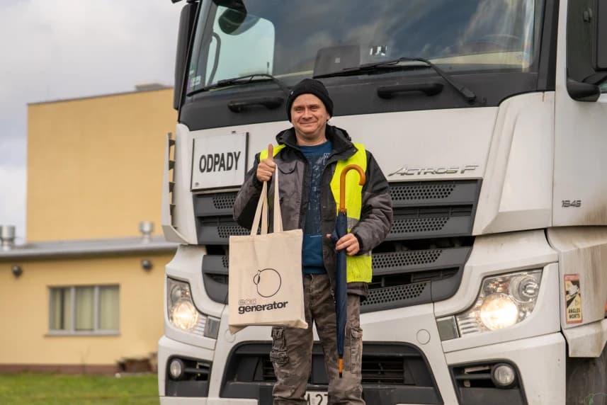 ZUO: Setka na wadze trafiła się panu Łukaszowi! Za kierownicą jubileuszowej dostawy siedział pan Łukasz.