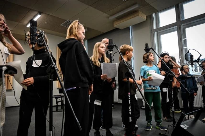 Piosenka „Manifest z powietrza - Ptaki z Wyspy Robiena” Piosenka „Manifest z powietrza - Ptaki z Wyspy Robiena”