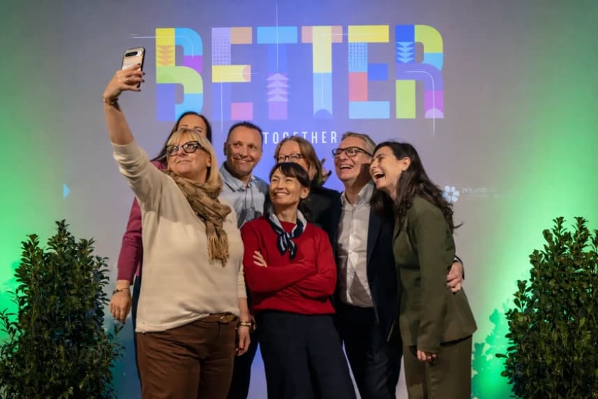 Better-Together: Wystartowała rejestracja na GDS-Forum & Impact Day 2026 Grupa uśmiechniętych ludzi pozująca do zdjęcia.