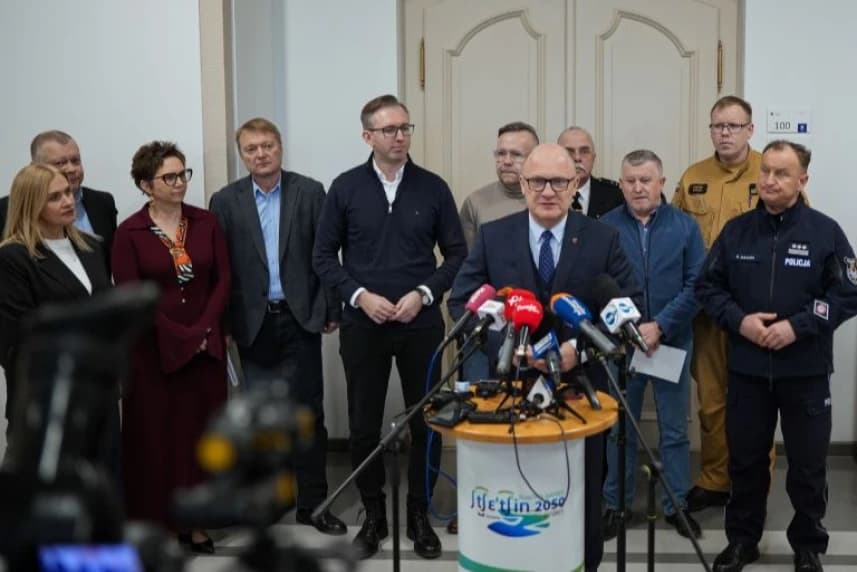 Przygotowania do kolejnego załamania pogody. Służby w gotowości Briefing prasowy zorganizowany przez Miejski Zespół Zarządzania Kryzysowego.