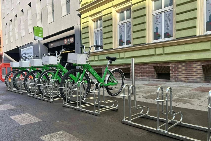 Stacja BikeS przy parkingowcu na Małkowskiego Stacja BikeS przy parkingowcu na Małkowskiego