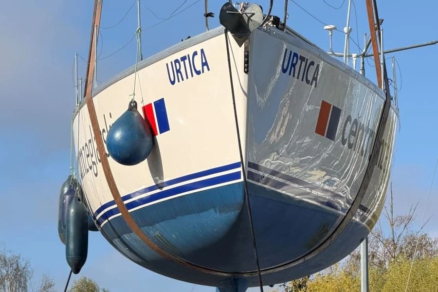 Jachty zwodowane – można zaczynać sezon! Wodowanie jachtu Urtica.