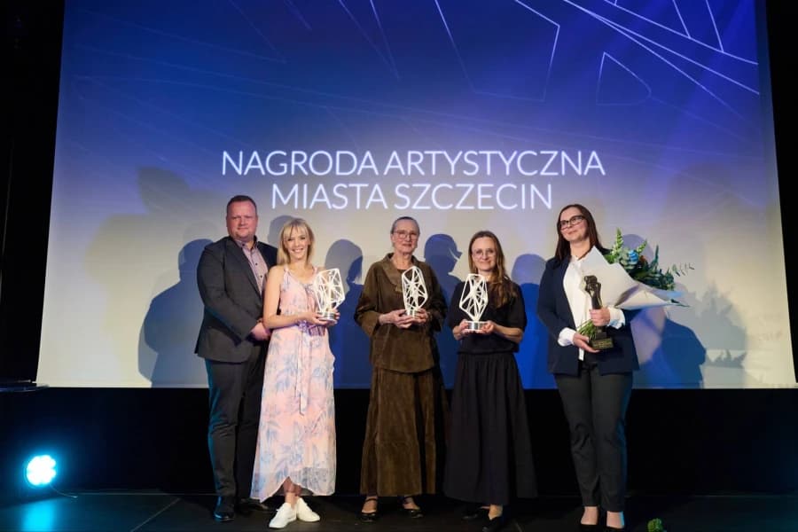 Nagrody Artystyczne wręczone Nagroda Artystyczna Miasta Szczecin wręczana jest szczecińskim twórcom i animatorom kultury od 1991 roku.