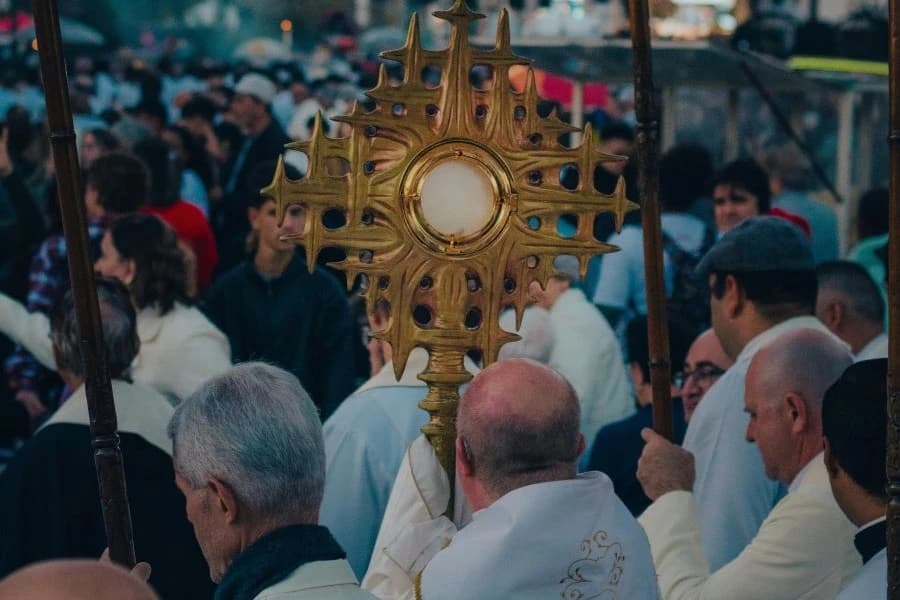 Boże Ciało. Będą przerwy w kursowaniu komunikacji miejskiej Boże Ciało. Procesja
