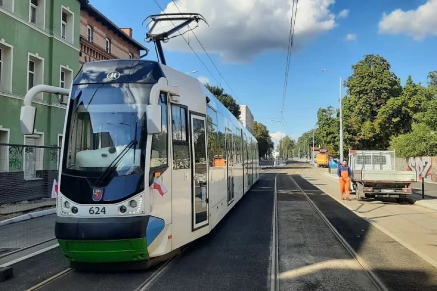 Uwaga, w piątek zmiany w komunikacji miejskiej Tramwaj