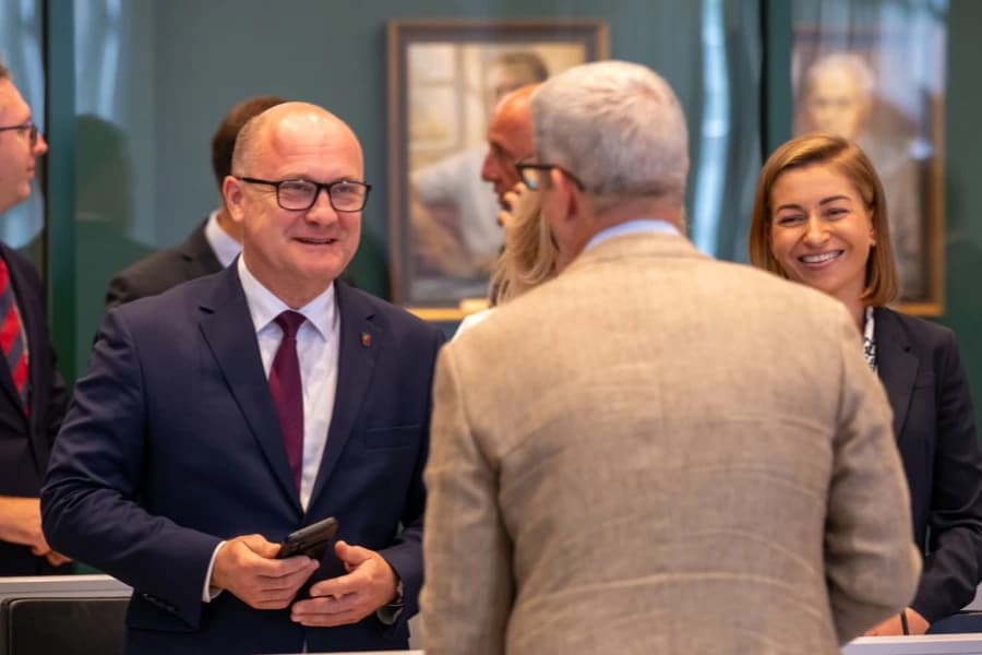 Absolutorium i wotum zaufania dla prezydenta Szczecina za 2025 rok Sesja absolutoryjna w Szczecinie