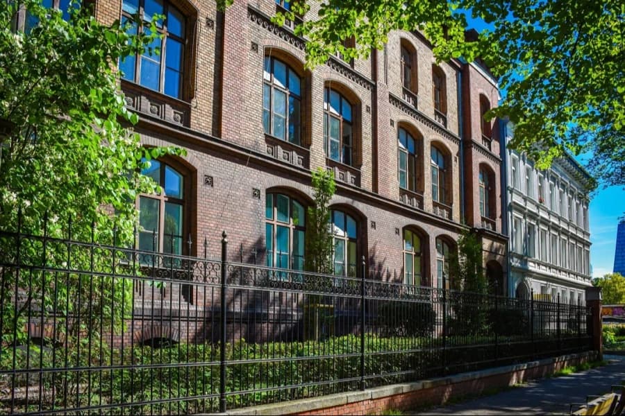 Stara Szkoła ArtHub – zapraszamy na dzisiejsze spotkanie Wydział Kultury Urzędu Miasta Szczecin zaprasza wszystkich zainteresowanych rozwojem miejskiej infrastruktury kultury do wspólnej rozmowy o projekcie Stara Szkoła ArtHub.