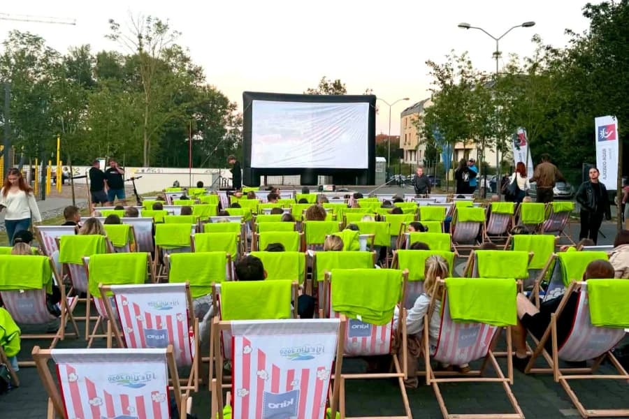 Kino na Leżakach. W czwartek „Szczęki” nad Jeziorkiem Słonecznym Kino na Leżakach