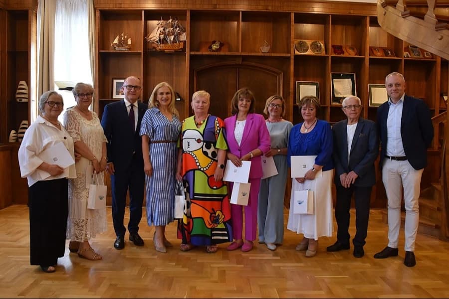 Miejska Rada Seniorów w Szczecinie zakończyła drugą kadencję Po czterech latach intensywnej działalności zakończyła się druga kadencja Miejskiej Rady Seniorów w Szczecinie.