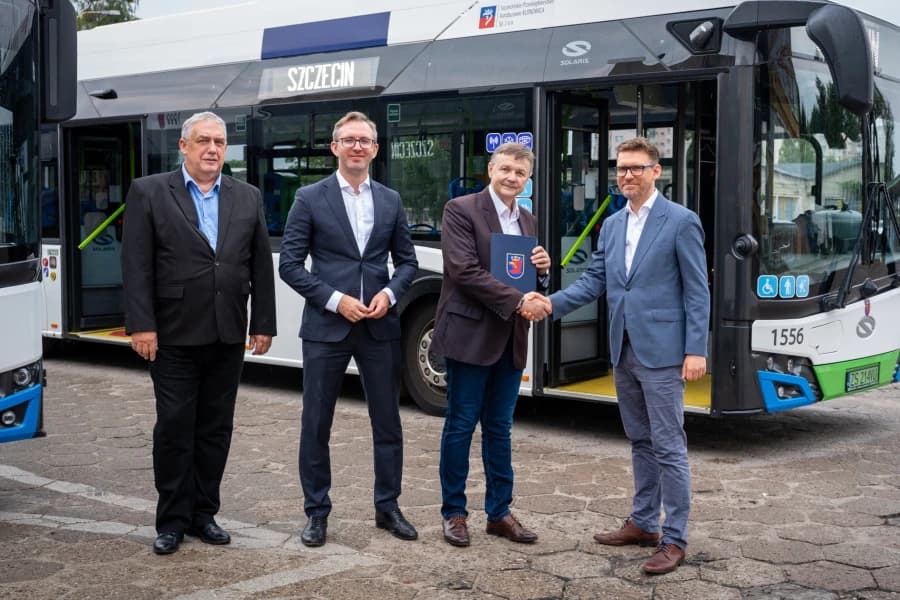 20 nowych elektryków wyjedzie na ulice Szczecina. Umowa już podpisana Szczecin zamówił 20 autobusów elektrycznych. Umowa z Solarisem podpisana