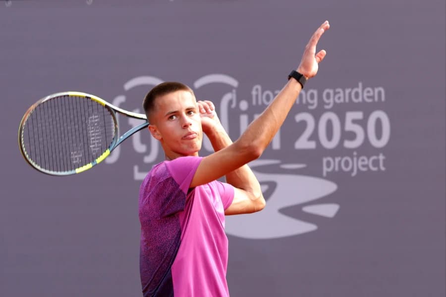Szczecinianin na korcie centralnym. Kacper Knitter dostał szansę w Invest in Szczecin Open Spokój i charakter. Kacper Knitter, czyli szczeciński talent (tenisita Kacper Knitter)