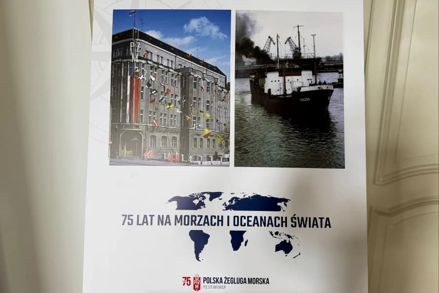 75 lat na morzach i oceanach świata. Jubileuszowa wystawa PŻM w sercu Szczecina Polska Żegluga Morska P.P. zaprasza na jubileuszową wystawę fotograficzną prezentowaną w Galerii Prezydenckiej Urzędu Miasta Szczecin.